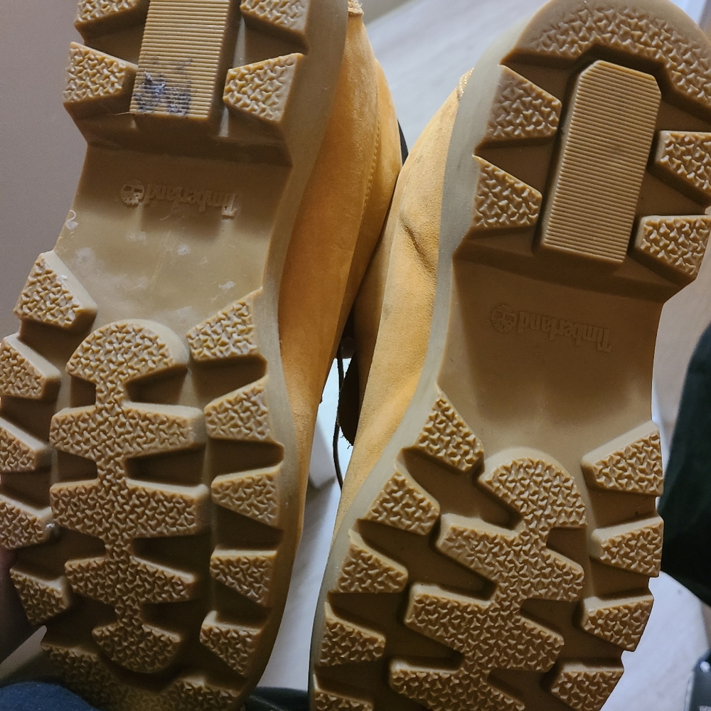Boots - Picture 4 of 4